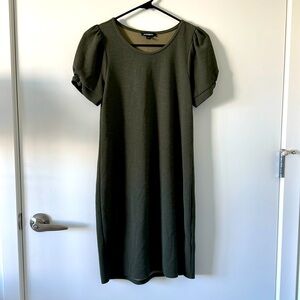 Express short sleeve keyhole dress - size small